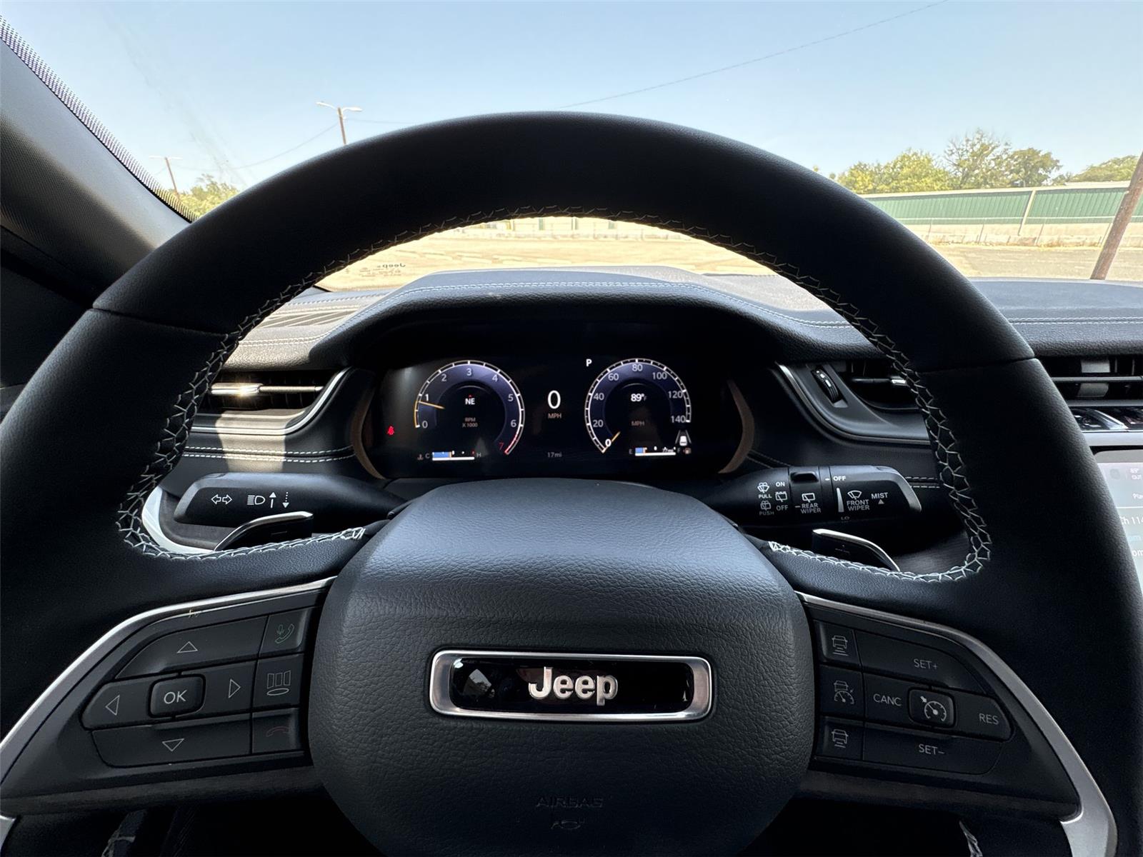 2025 Jeep Grand Cherokee Limited photo 15