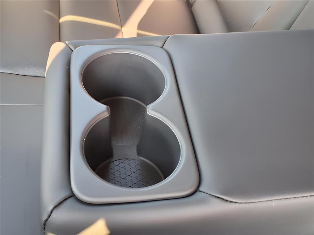 2026 Nissan Rogue SV photo 10