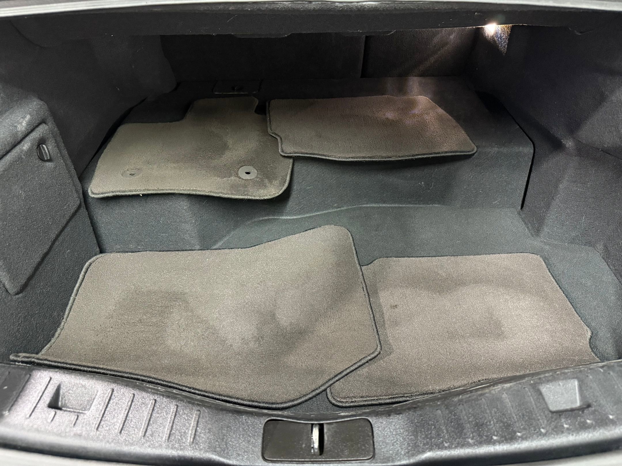 2020 Lincoln MKZ Hybrid Reserve photo 30