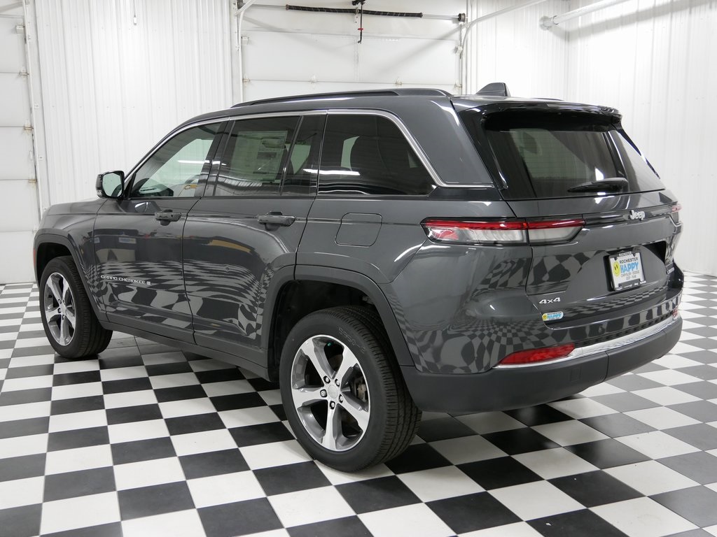 2024 Jeep Grand Cherokee Limited photo 4