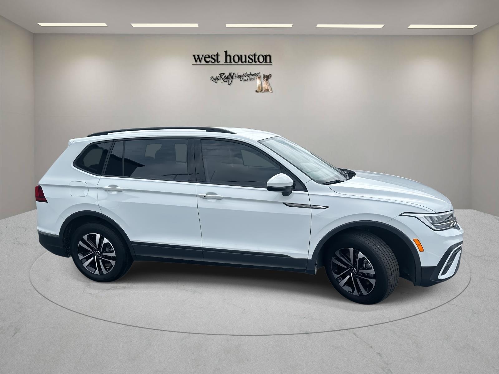 2023 Volkswagen Tiguan S photo 3