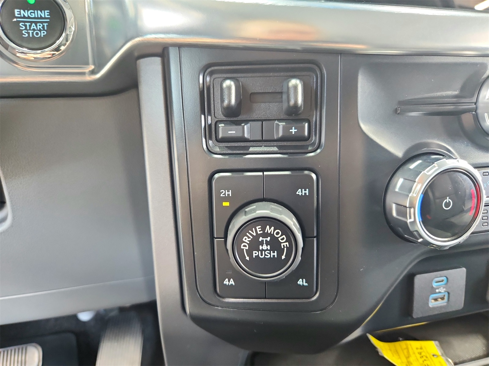 2022 Ford F-150 Lariat photo 24