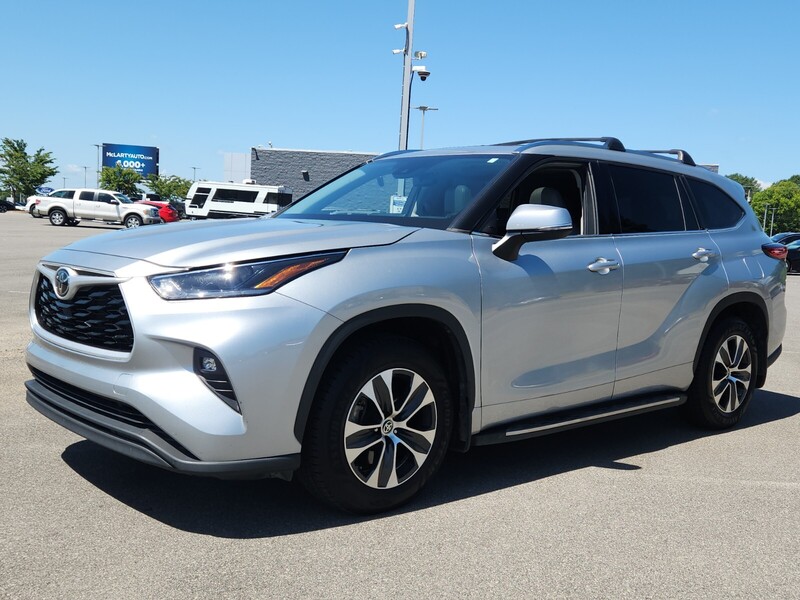 2021 Toyota Highlander XLE photo 6