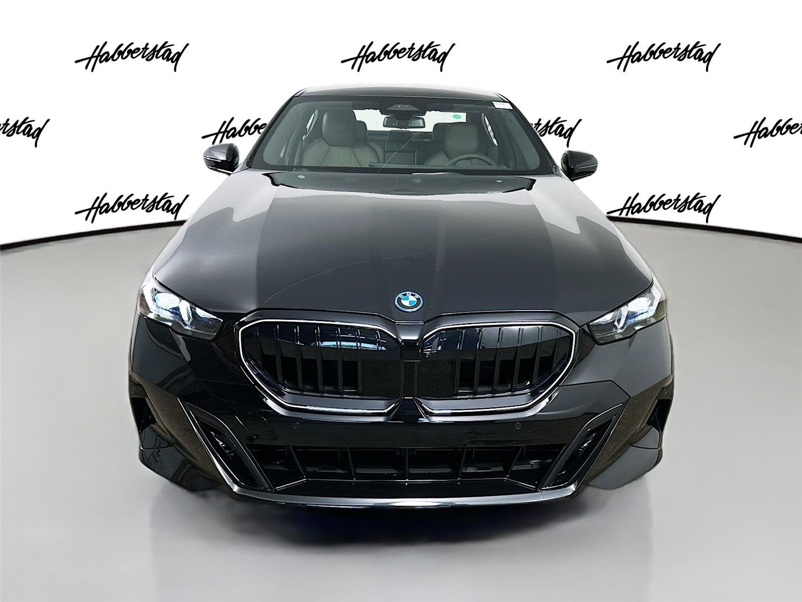 2026 Bmw 550e xDrive photo 2