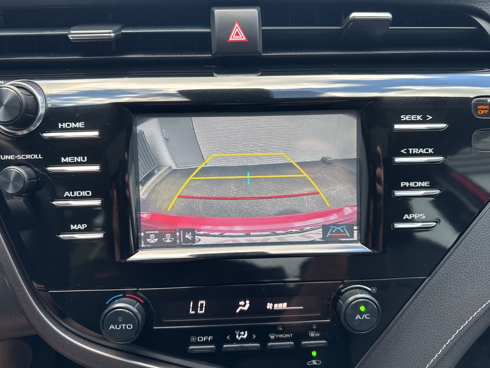 2019 Toyota Camry SE photo 20
