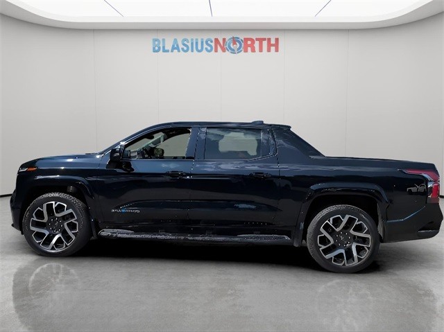 2024 Chevrolet Silverado EV RST's photo