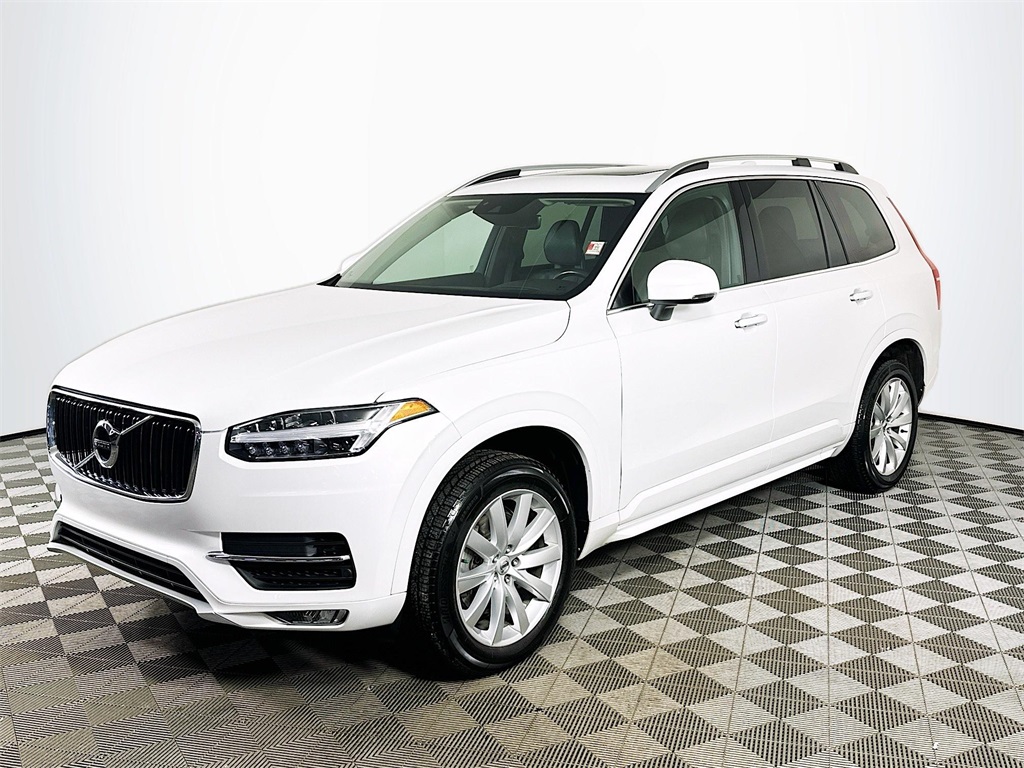 2018 Volvo XC90 Momentum's photo