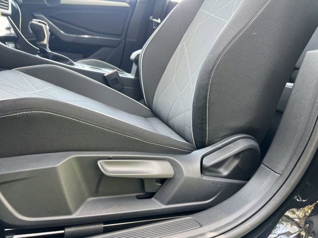 2025 Volkswagen Jetta 1.5T Sport photo 4