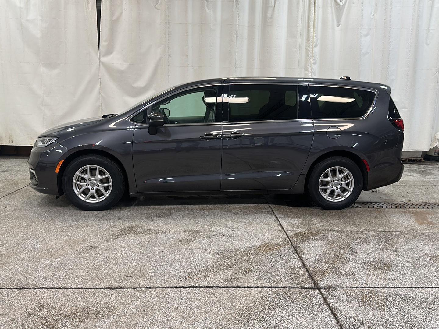 Used 2023 Chrysler Pacifica Touring L with VIN 2C4RC1BG5PR591408 for sale in Waconia, Minnesota