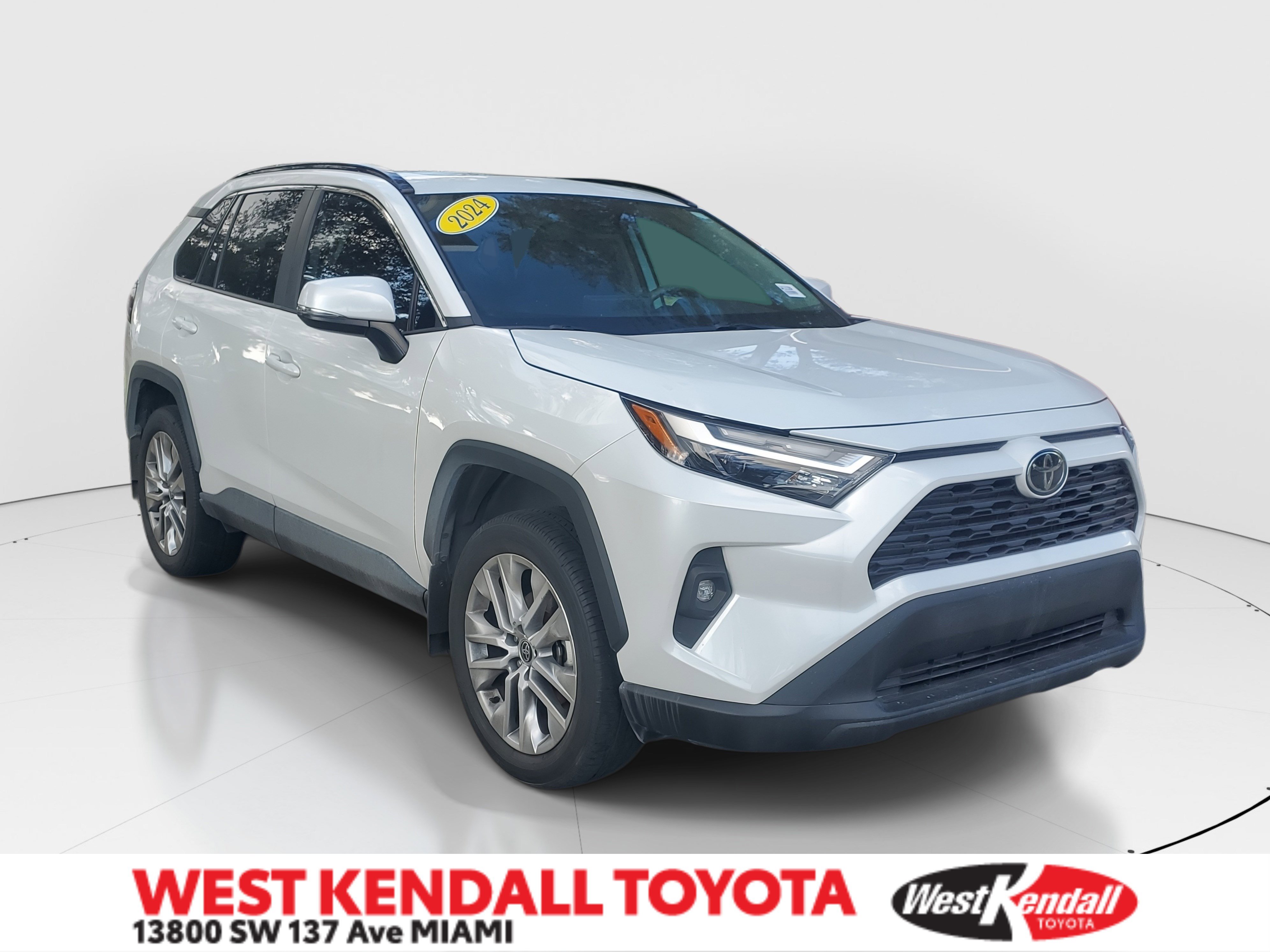 2024 Toyota RAV4 XLE Premium's photo