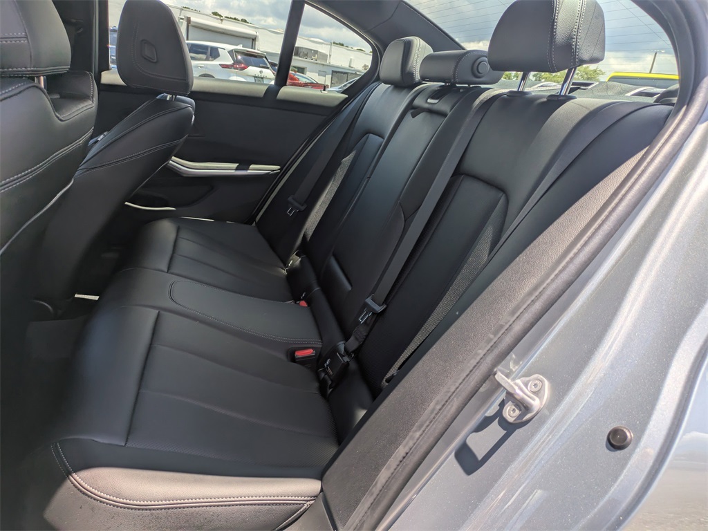 2024 Bmw 330e photo 13