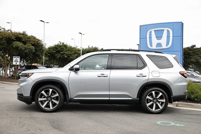 2025 Honda Pilot Elite photo 3