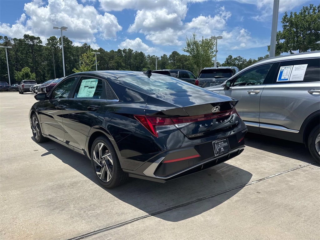 2025 Hyundai Elantra Hybrid Limited photo 3