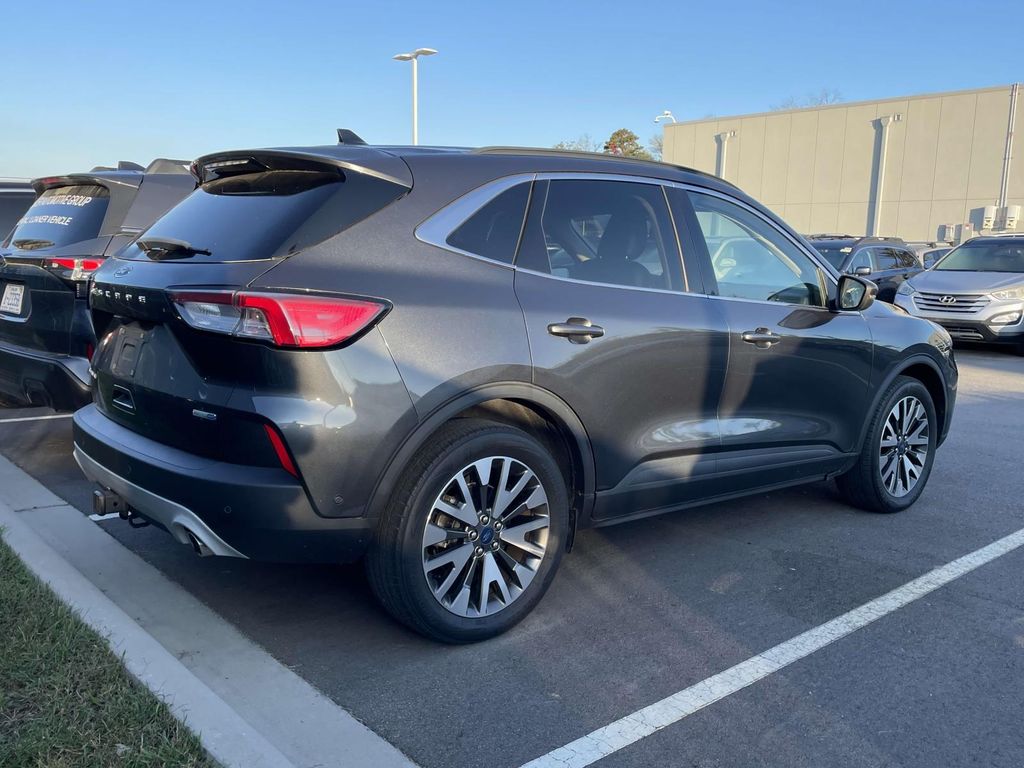 2020 Ford Escape Titanium photo 4