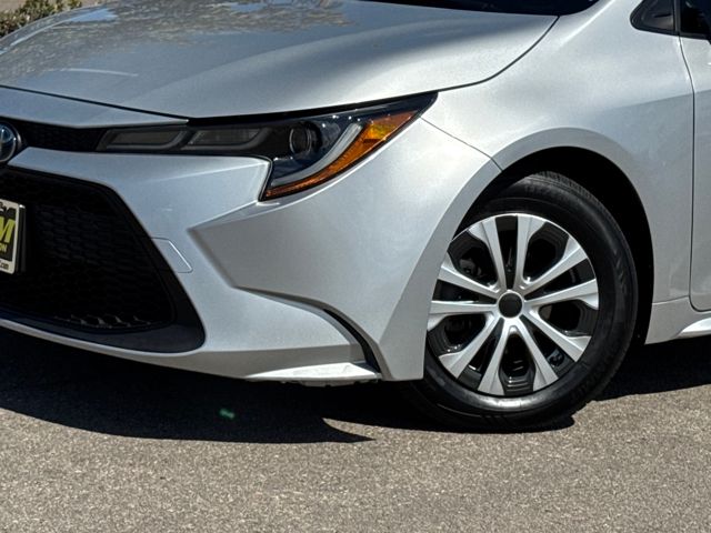 2022 Toyota Corolla Hybrid LE photo 3