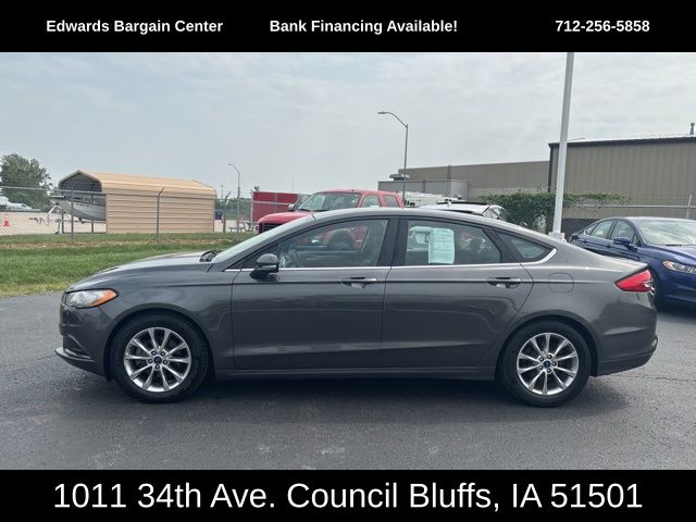 2017 Ford Fusion SE photo 3