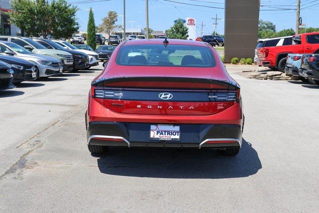 New 2025 Red Hyundai SEL image 4