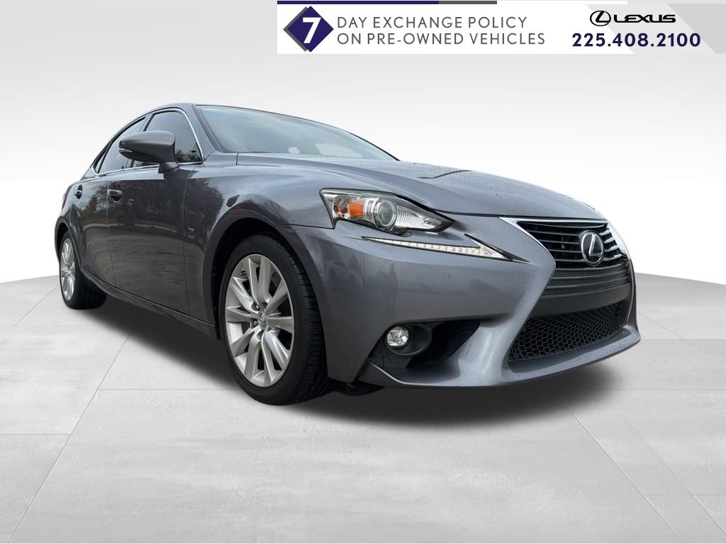 2016 Lexus IS 200t's photo