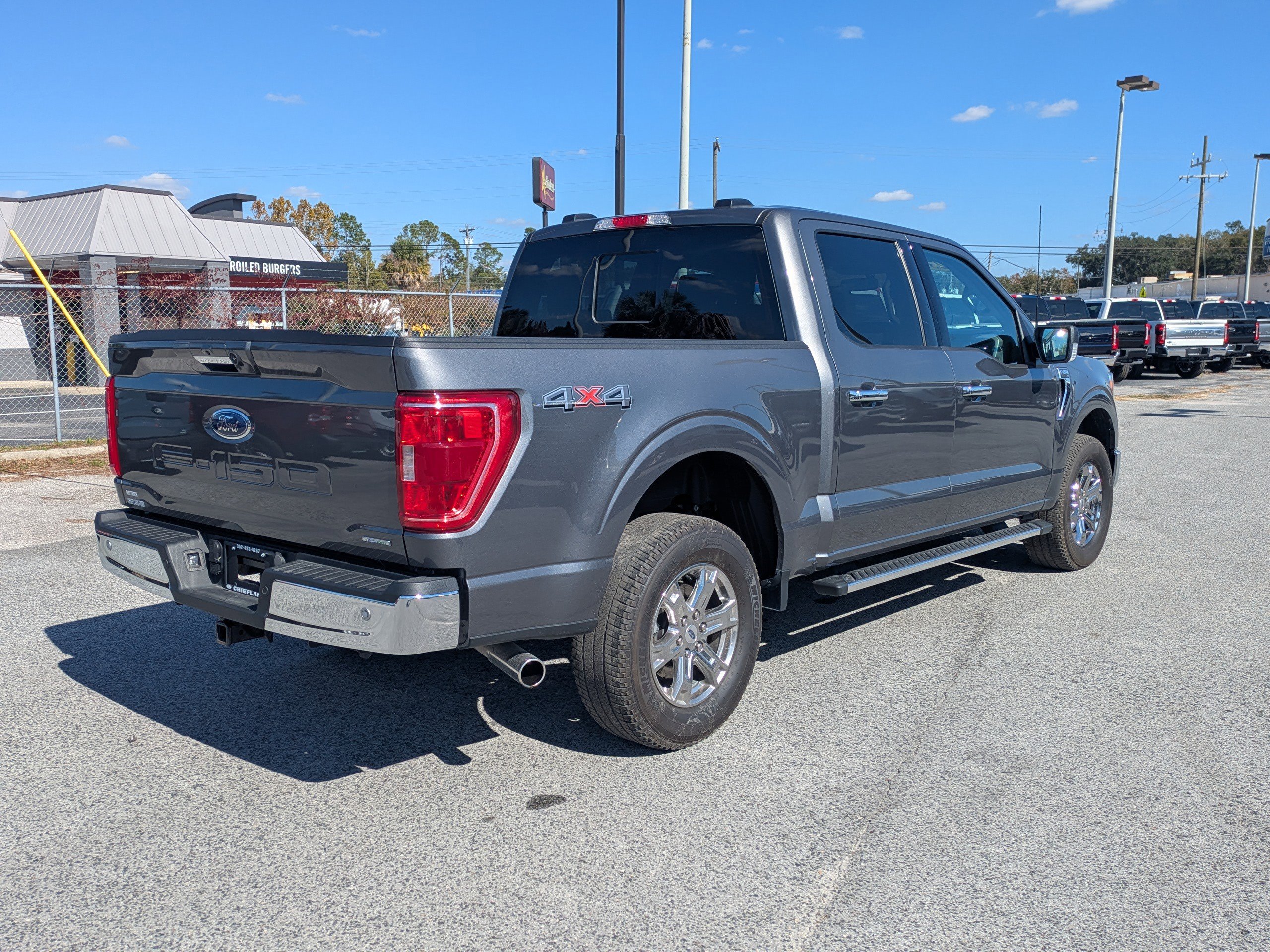 2023 Ford F-150 XLT photo 3