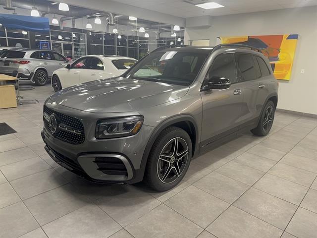 2025 Mercedes-Benz GLB Base's photo