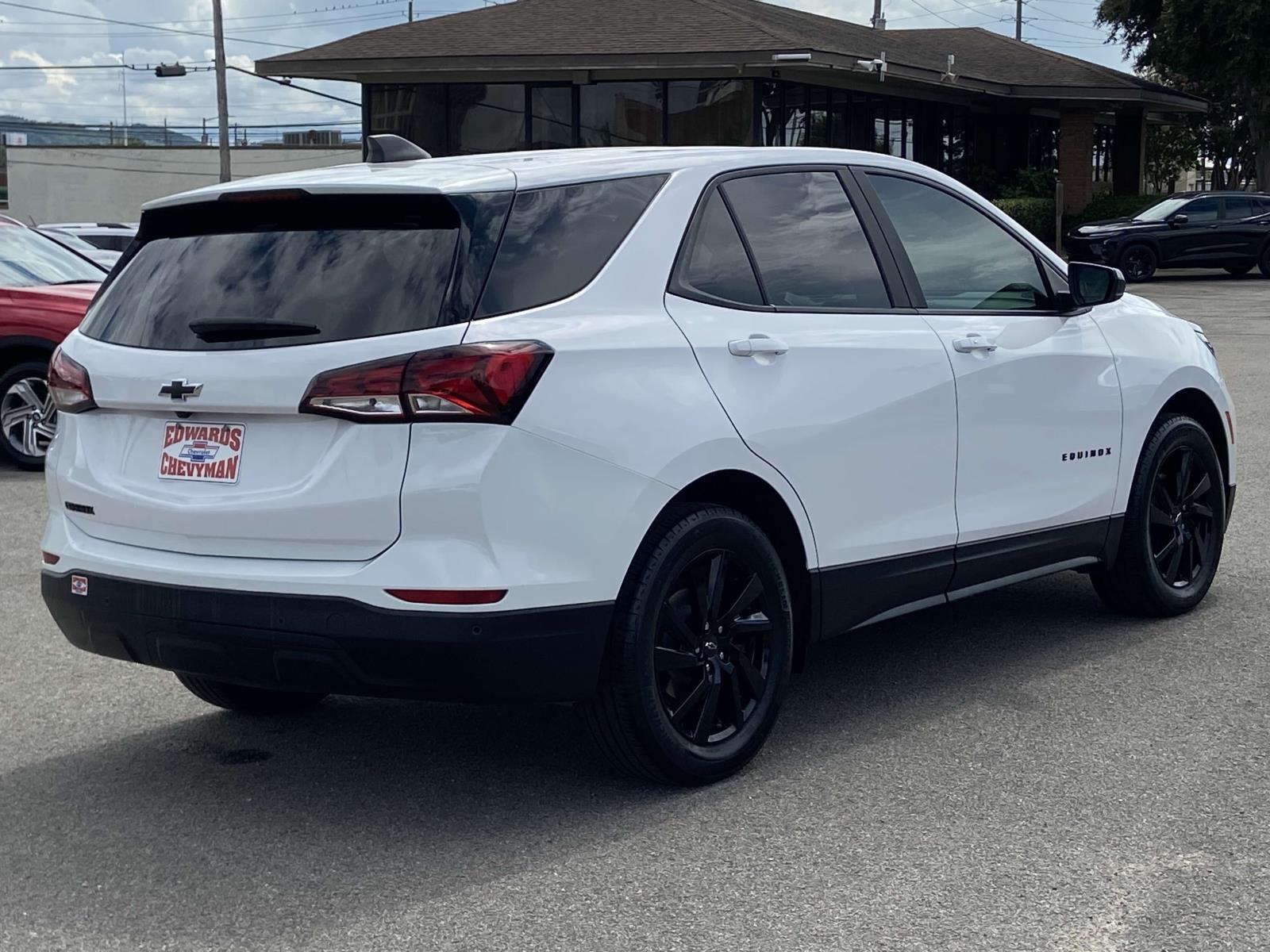 2023 Chevrolet Equinox LS photo 4
