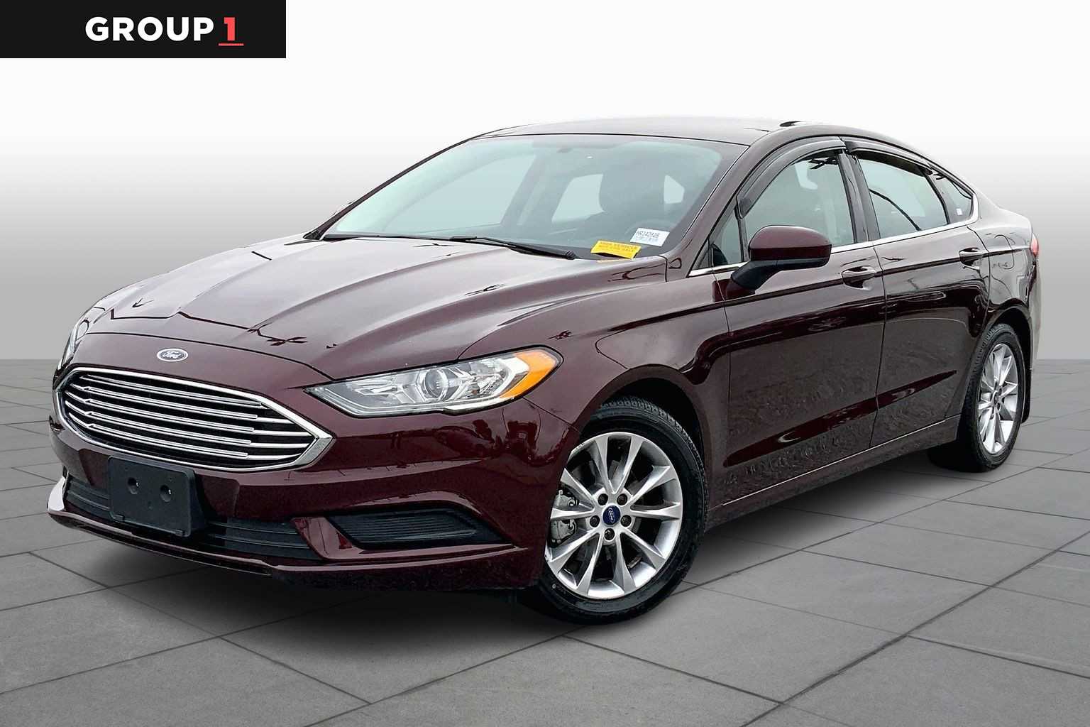 2017 Ford Fusion SE's photo