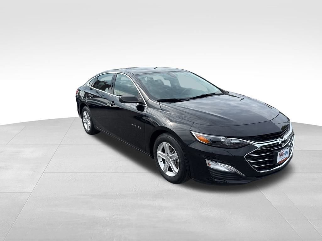 2022 Chevrolet Malibu LS photo 7