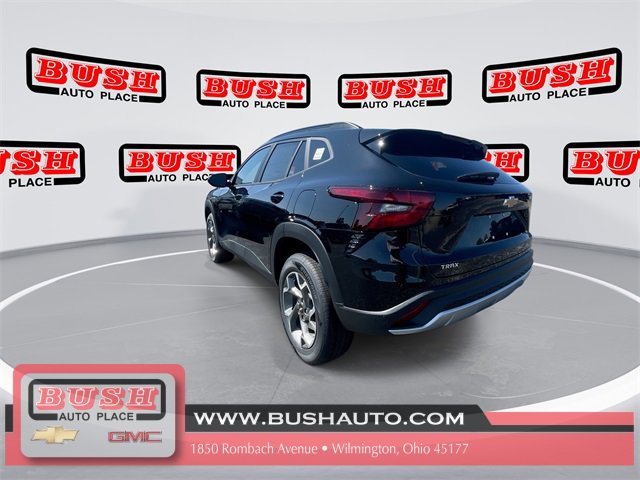 2025 Chevrolet Trax LT photo 8
