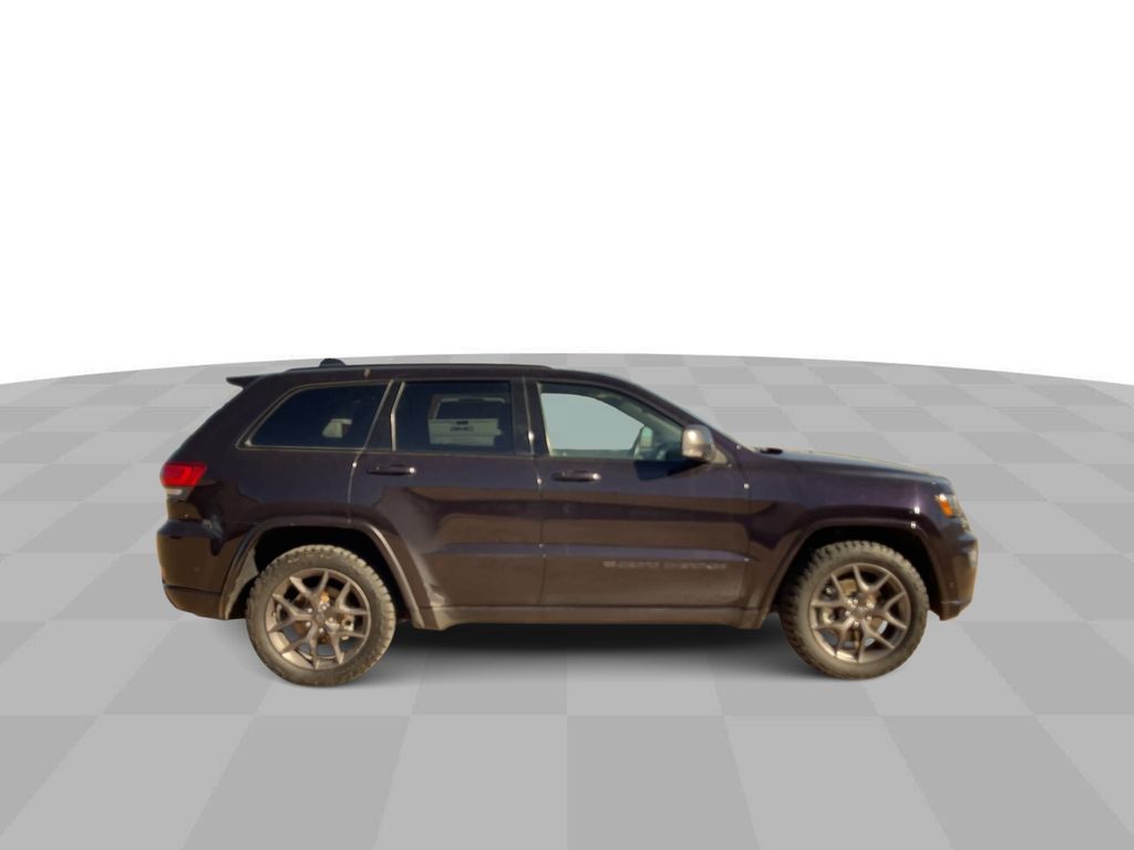 2021 Jeep Grand Cherokee Anniversary Edition photo 9