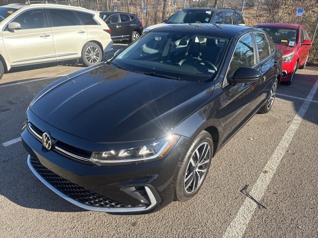 2025 Volkswagen Jetta SE's photo