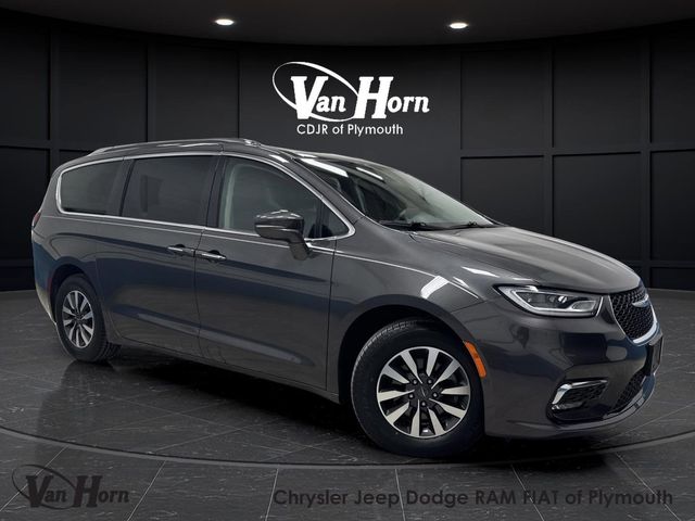 2021 Chrysler Pacifica Touring L's photo
