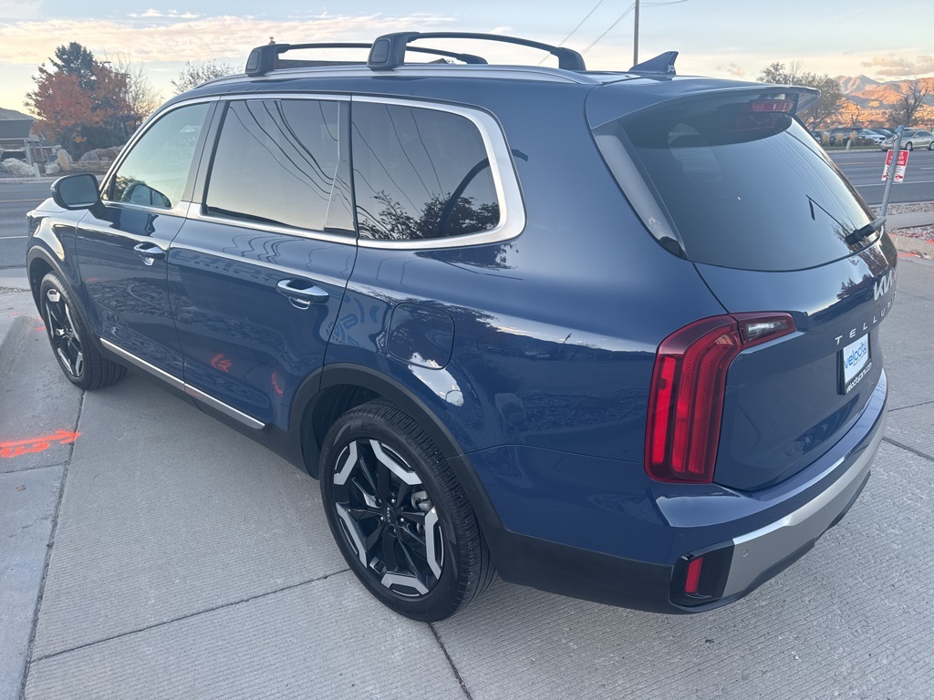 2025 Kia Telluride S photo 3