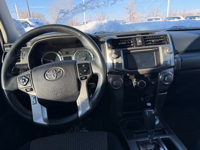 2015 Toyota 4Runner Limited photo 3