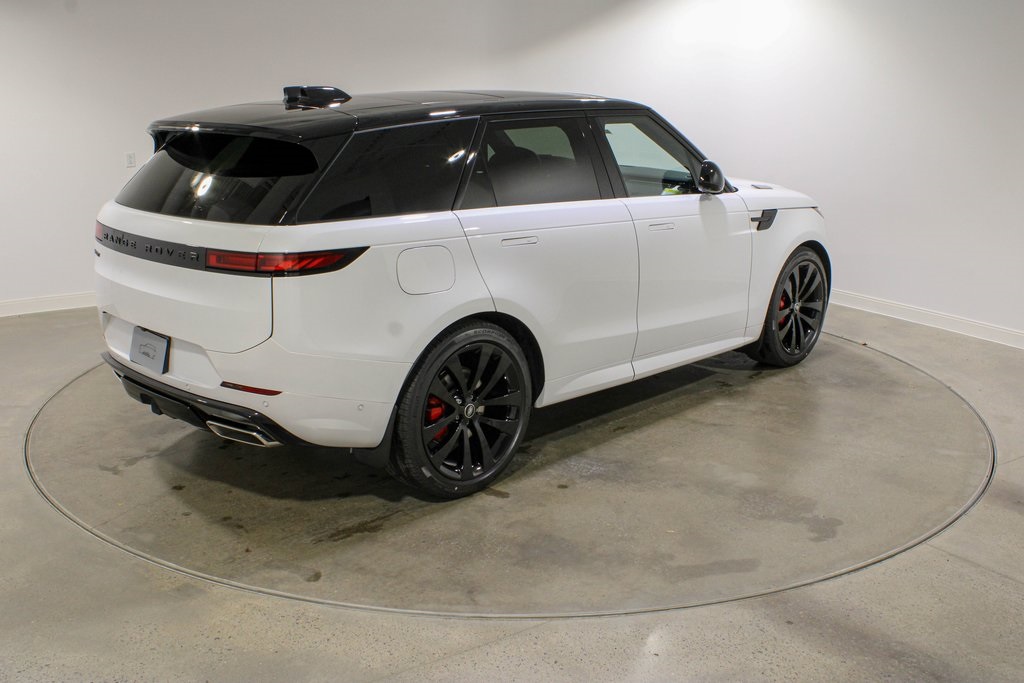 2025 Land Rover Range Rover Sport SE photo 4
