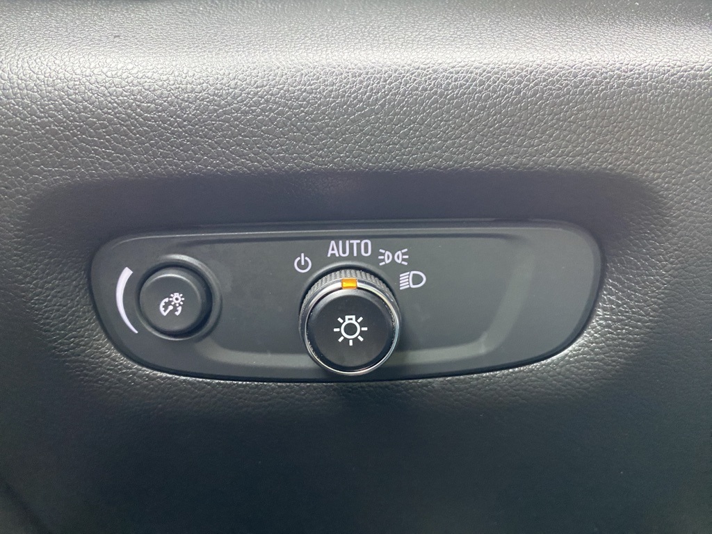 2022 Chevrolet Traverse Premier photo 37