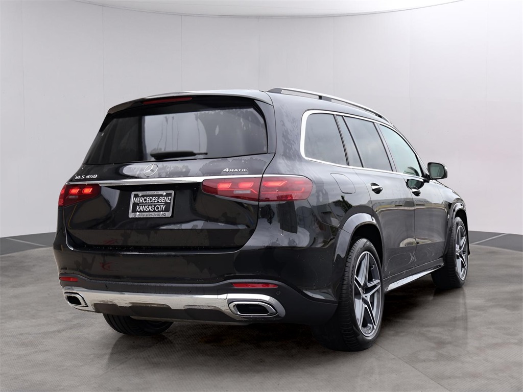 2025 Mercedes Benz GLS 450 4MATIC photo 4