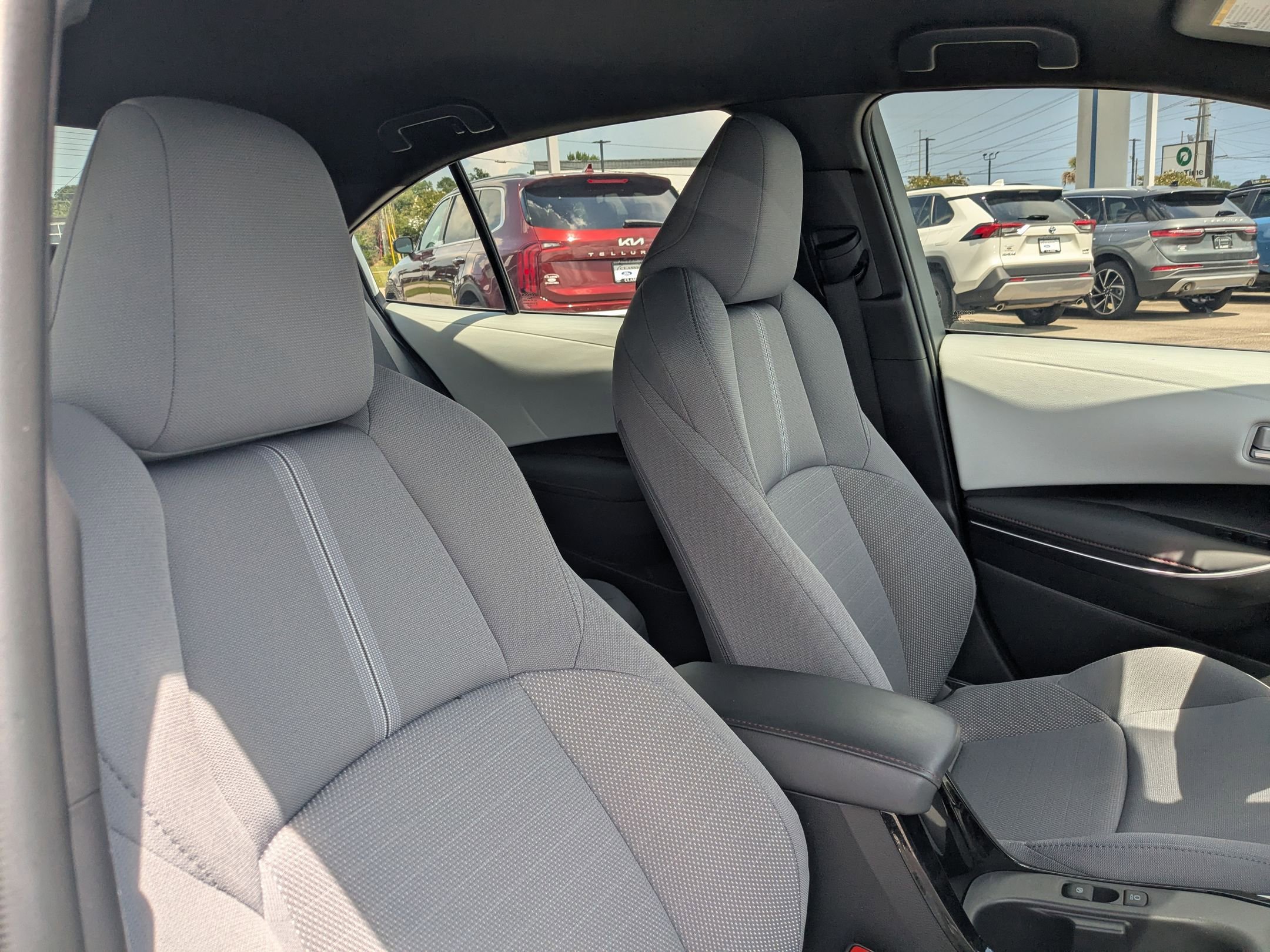 2024 Toyota Corolla SE photo 30