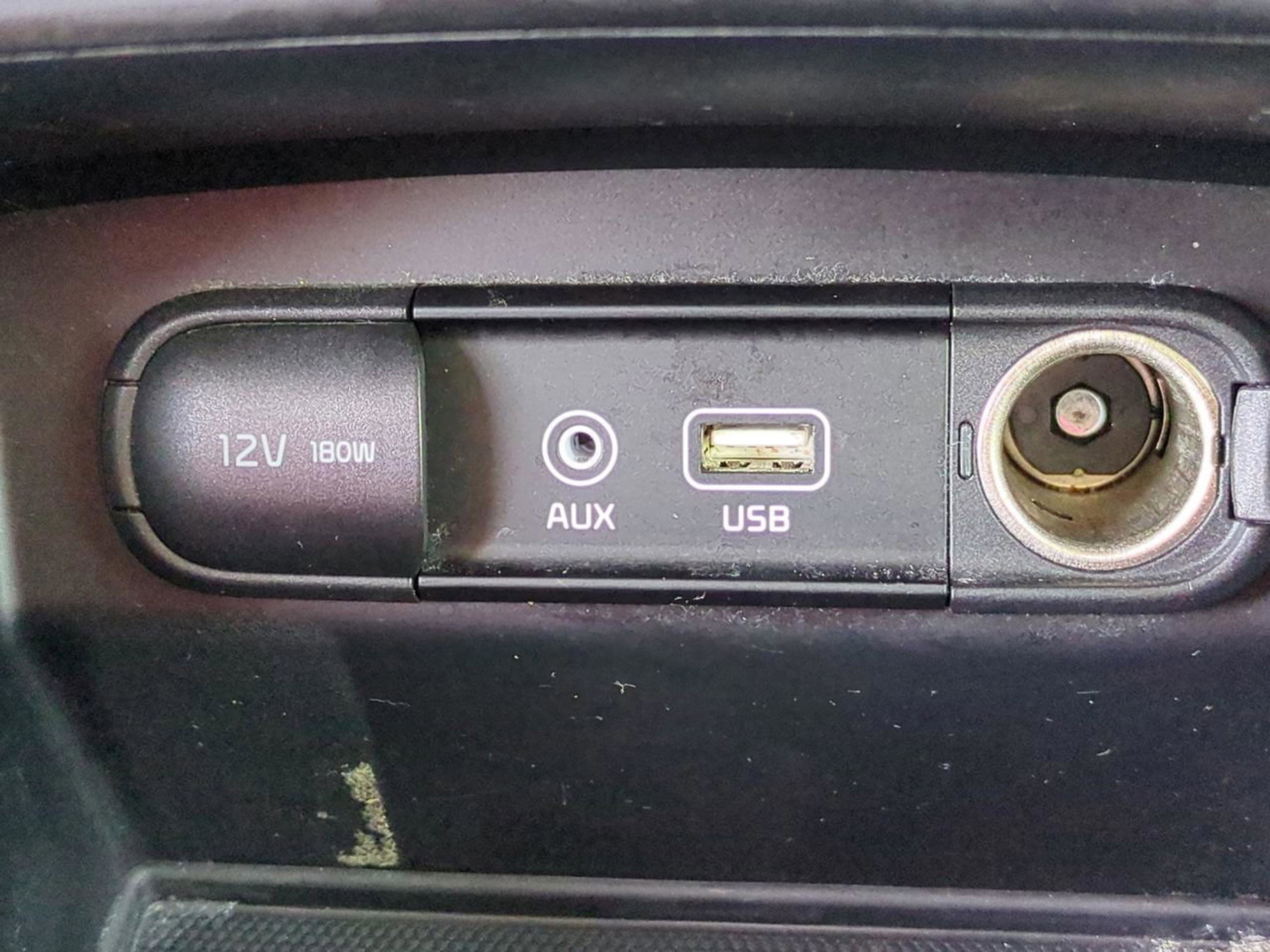 2020 Kia Sorento LX photo 22