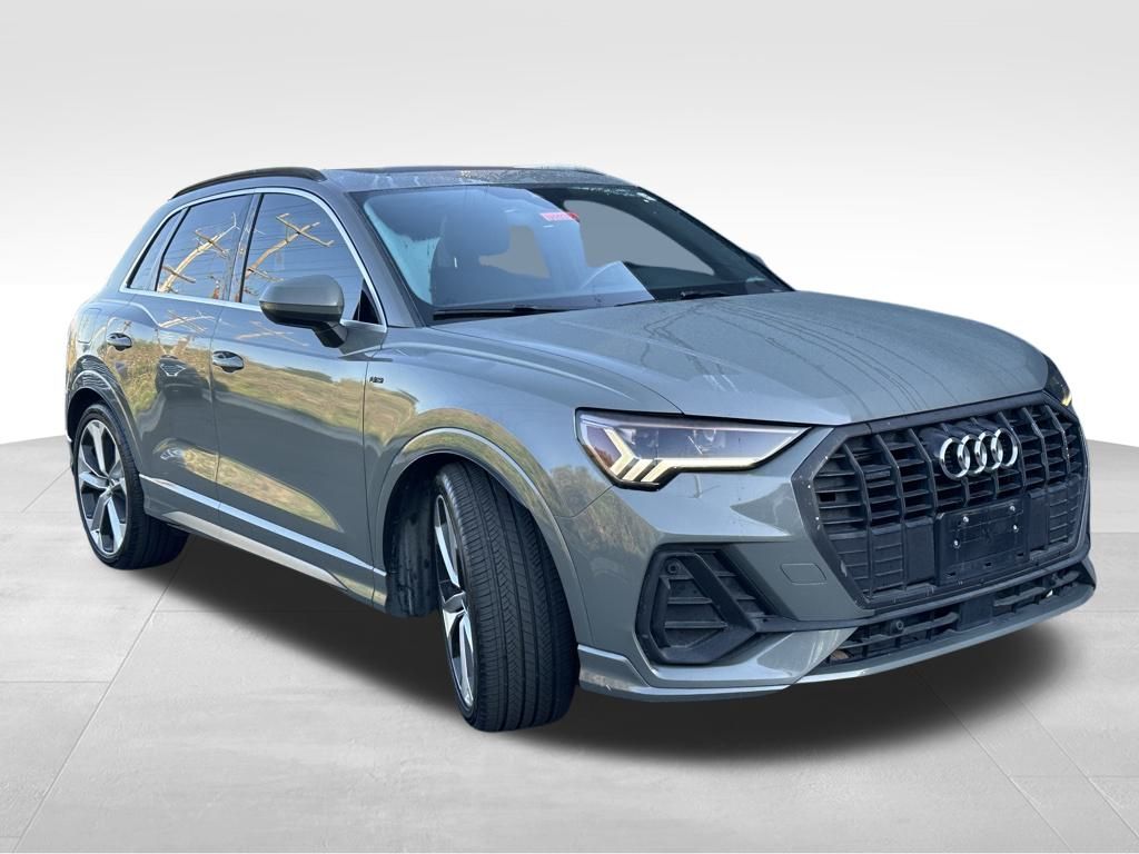 2019 Audi Q3 Premium Plus S line photo 2