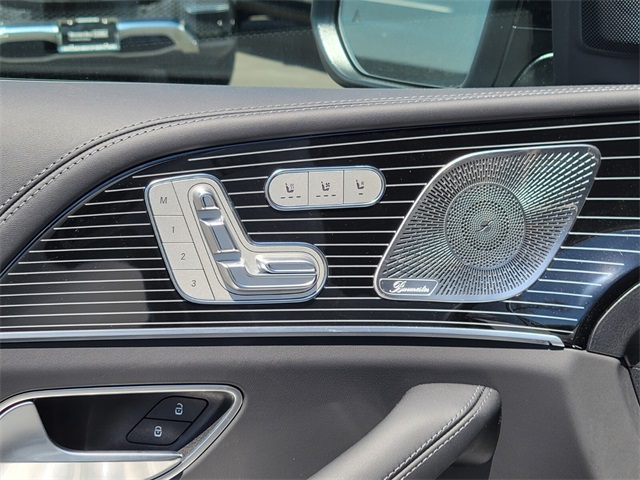 2025 Mercedes Benz GLS 63 AMG 4MATIC photo 15
