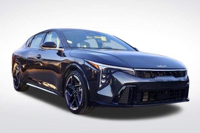 2025 Kia K4 GT-Line's photo