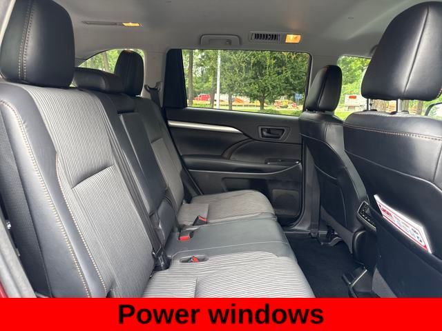 2018 Toyota Highlander LE Plus photo 11