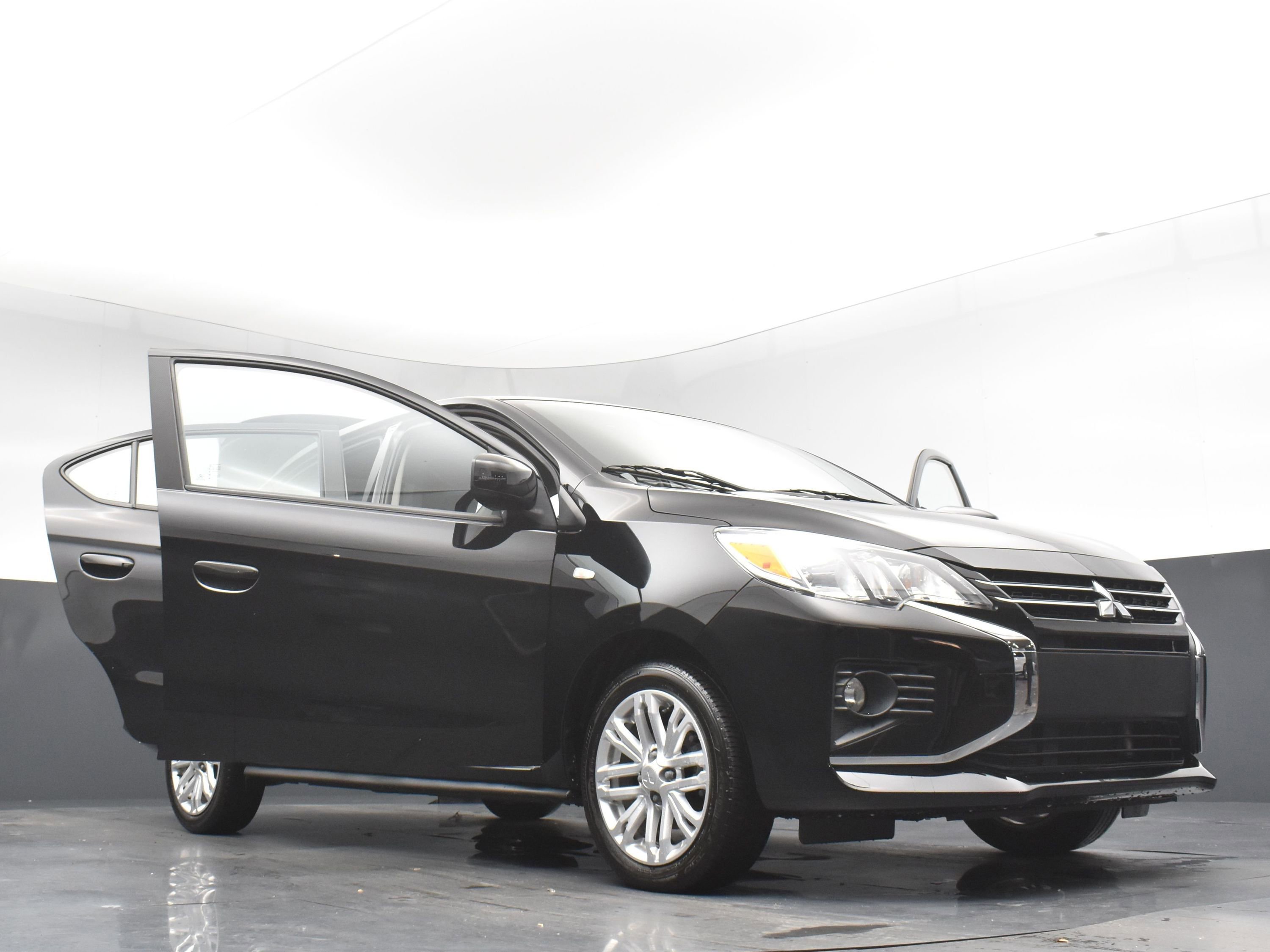 2024 Mitsubishi Mirage G4 LE photo 31