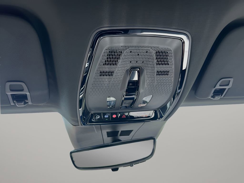 2025 Cadillac Lyriq Luxury photo 37
