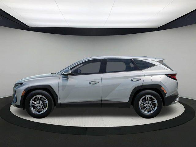 2026 Hyundai Tucson SE photo 3