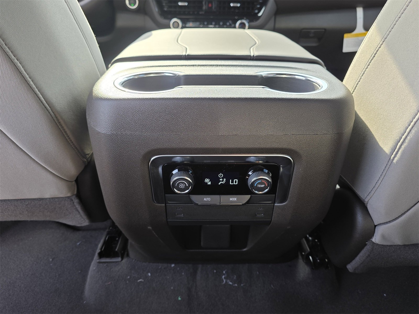 2025 Chevrolet Suburban LS photo 20