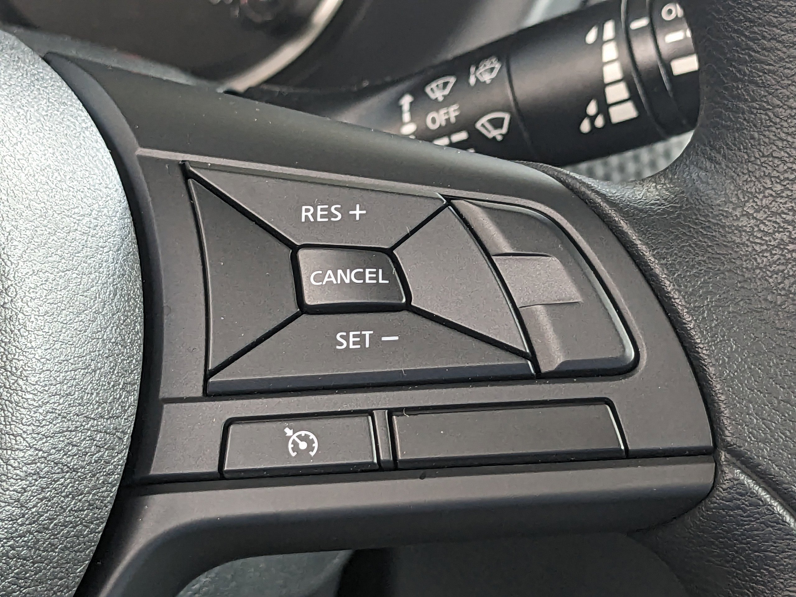 2025 Nissan Kicks Play S photo 19