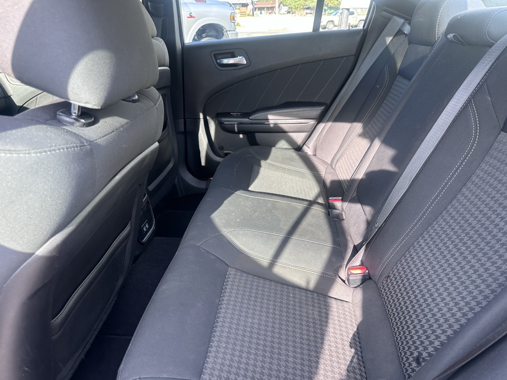 2019 Dodge Charger SXT photo 2