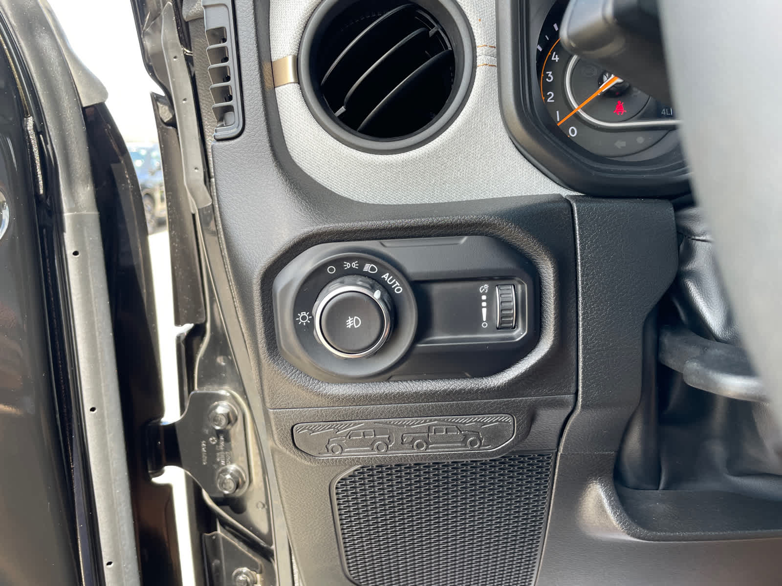 2024 Jeep Wrangler Willys photo 20