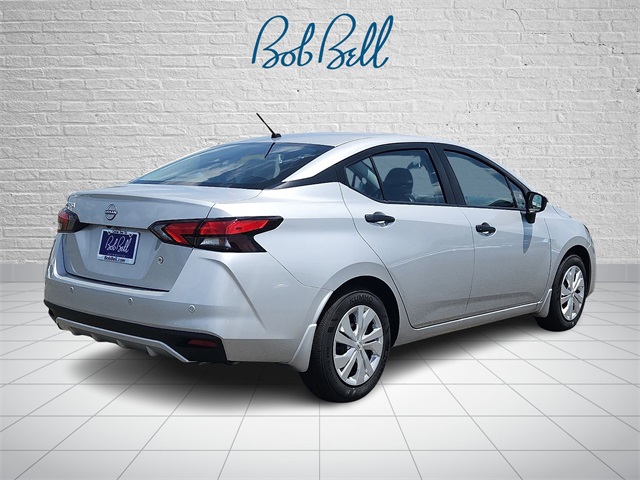 2025 Nissan Versa 1.6 S photo 2